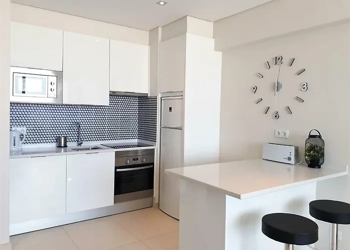 Abmar- Por-do-sol, Vista Mar, Remodelado, Wifi, 80mt Quarteira